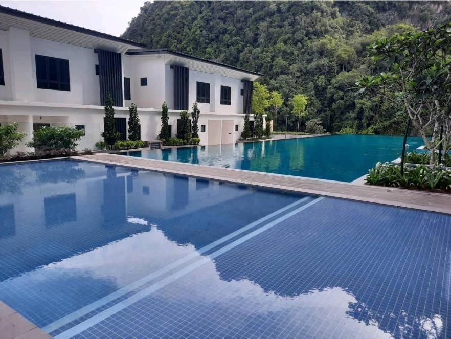 Hotspring 2 Room 1512 Suite Sunway Onsen With Theme Park View 4 Pax Tambun Exterior photo